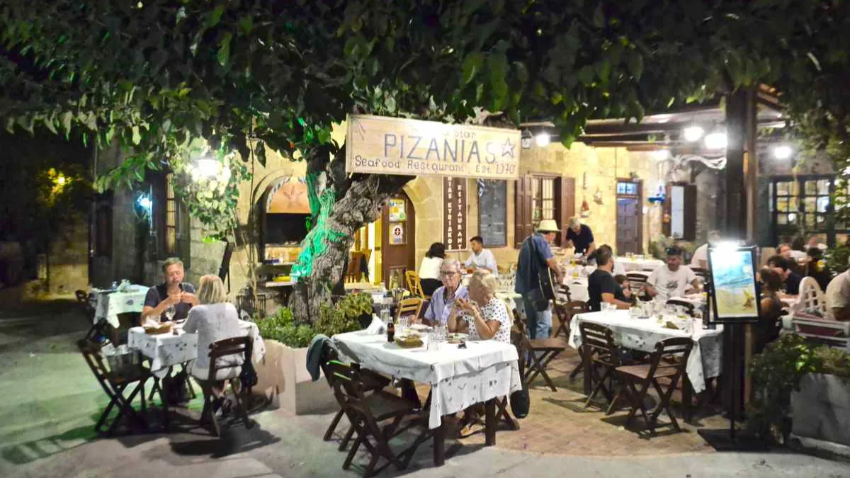 Pizanias Old Town traditional dining